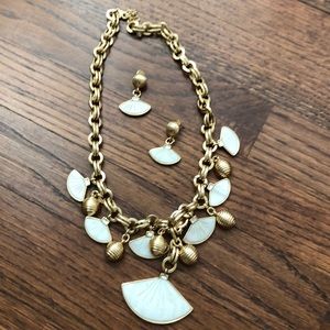 Avon sea shell necklace with earrings